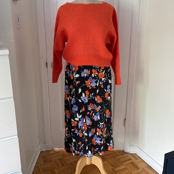 Joie skirt and jumper set - Picture 12 of 16